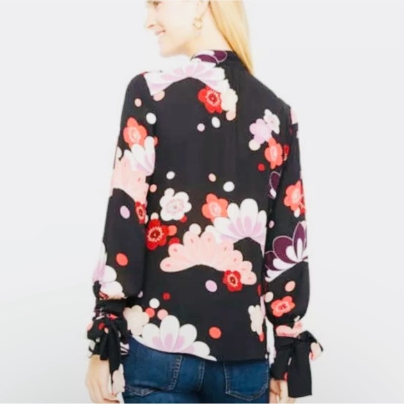 Ann Taylor Vibrant Floral Bow Cuff Black Long Sleeve Keyhole Blouse Feminine Fun - Picture 4 of 10